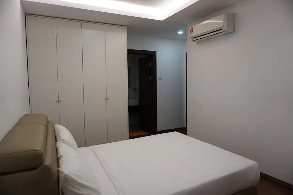 Luco Apartments Viva City Megamall - photo 3