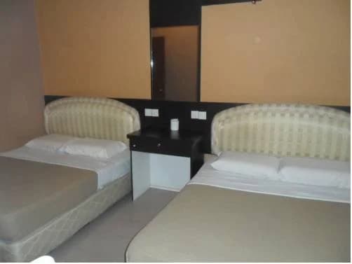 Golden Leaf Hotel @ Taman University - photo 5