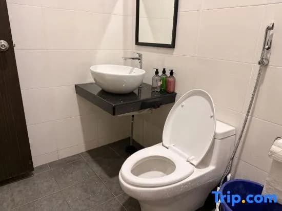 Kluang Luxury 5BR Home |BBQ | Karaoke | G/Lambak - photo 1