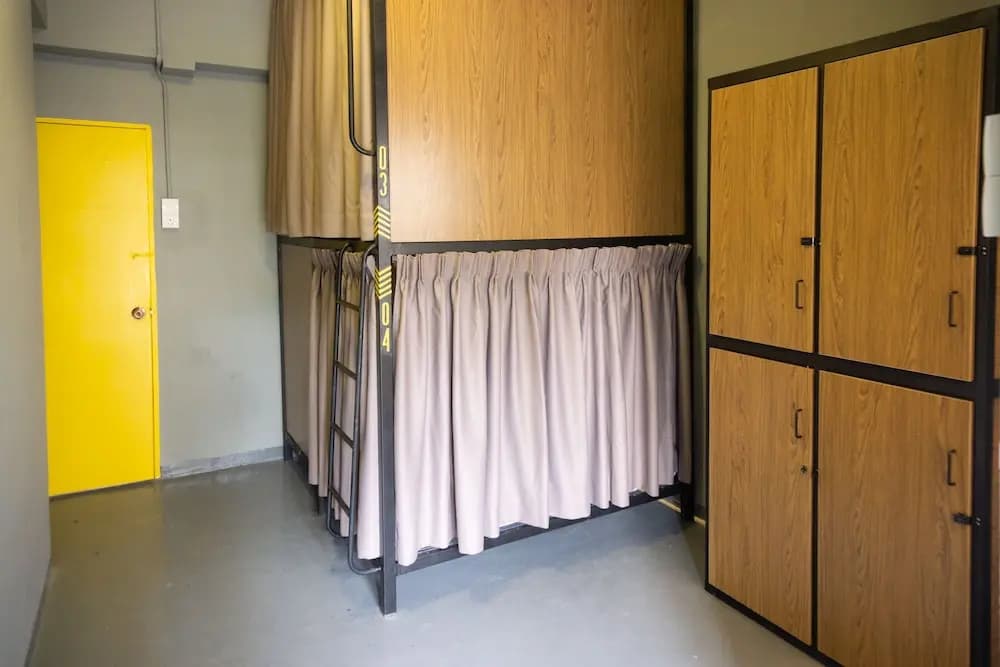 Traveller Bunker Hostel 1 - photo 6