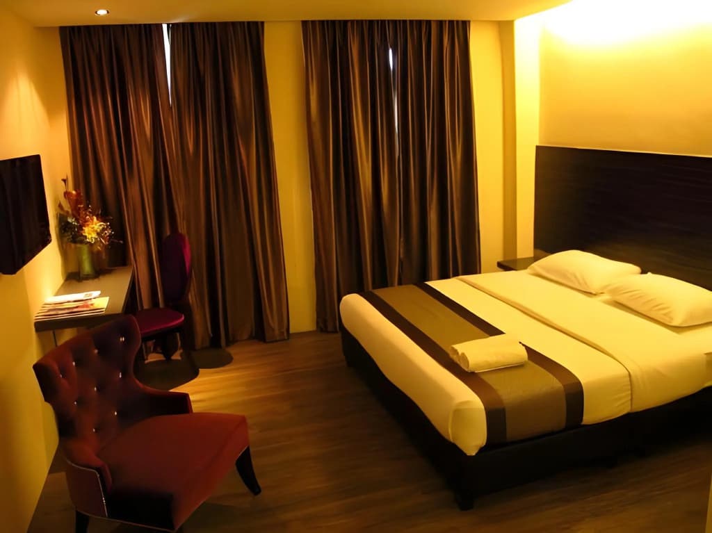 Hotel Austin Paradise - Mount Austin - photo 18