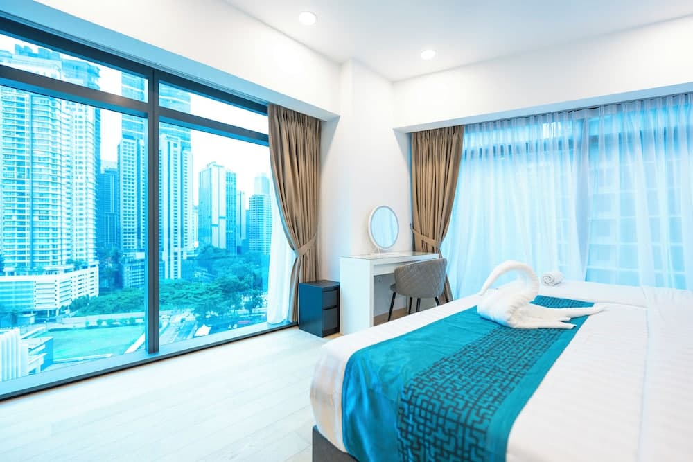 Moonway Luxury Suites At Eaton Residence - photo 39