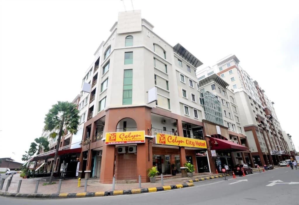 Celyn City Hotel - photo 1
