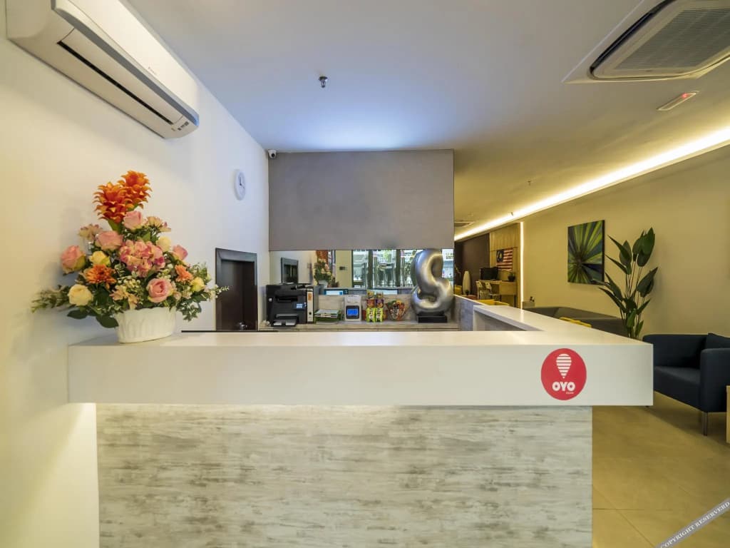 City Edge Hotel - photo 4