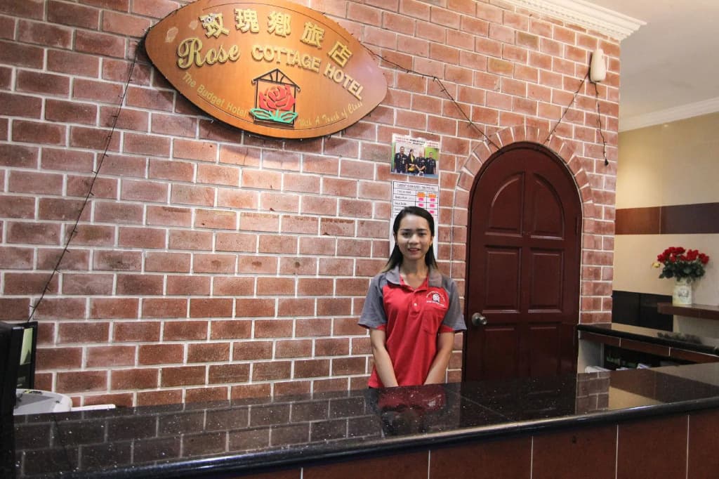 Hotel Zamburger Taman Perling - photo 8