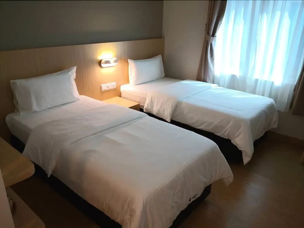 Walk In Hotel - photo 4