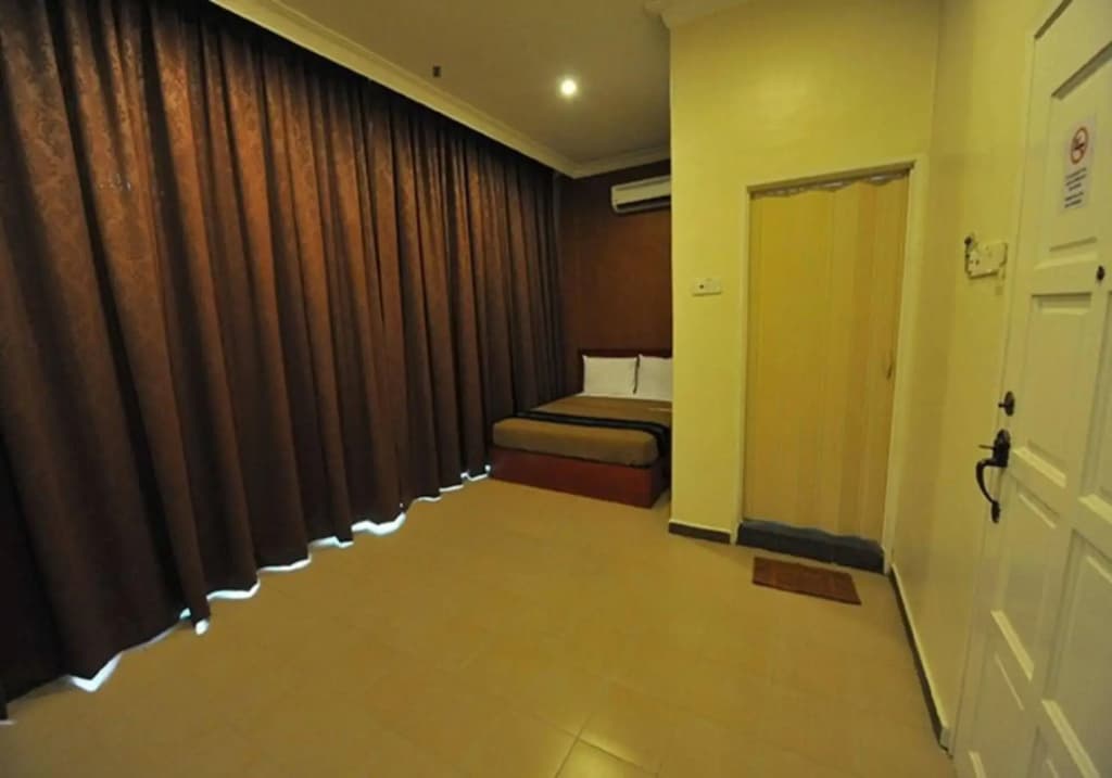 Gurney Inn - photo 11