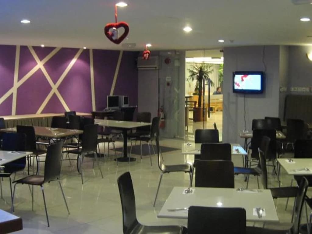 Casuarina Hotel - photo 20