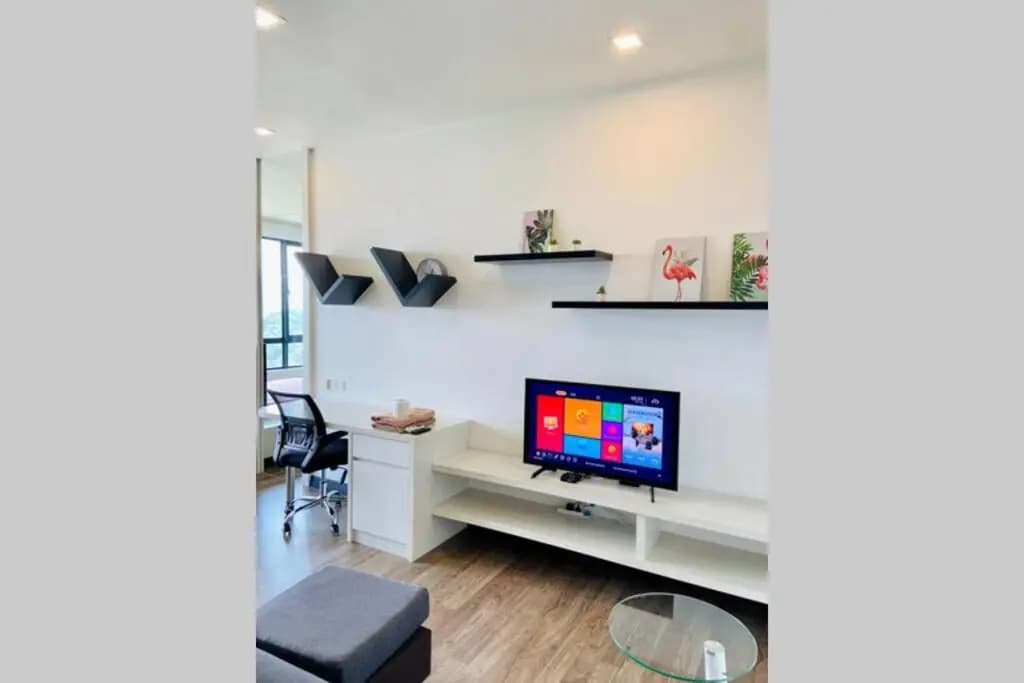 Landmark Residence 2, High Floor with Nice View, Free Parking, TVbox. - photo 1