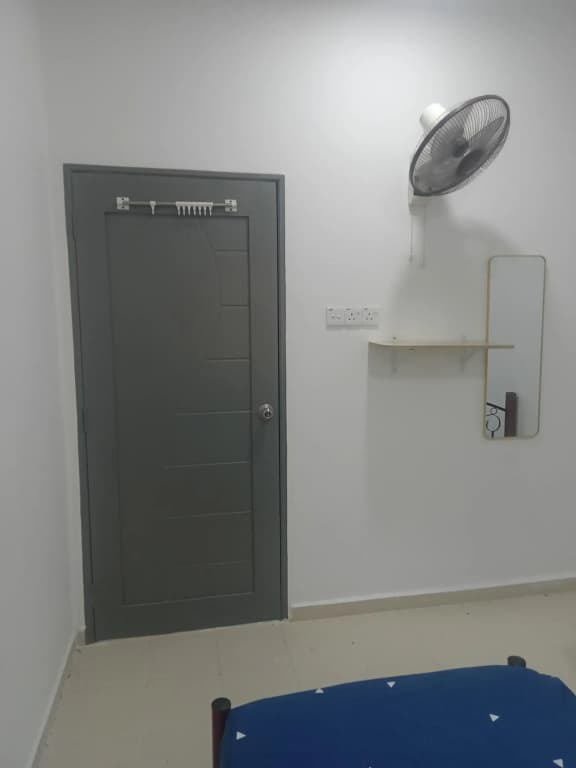 Homestay Aircond Pantai Timur Chalet Guest House Kak Mah - photo 11