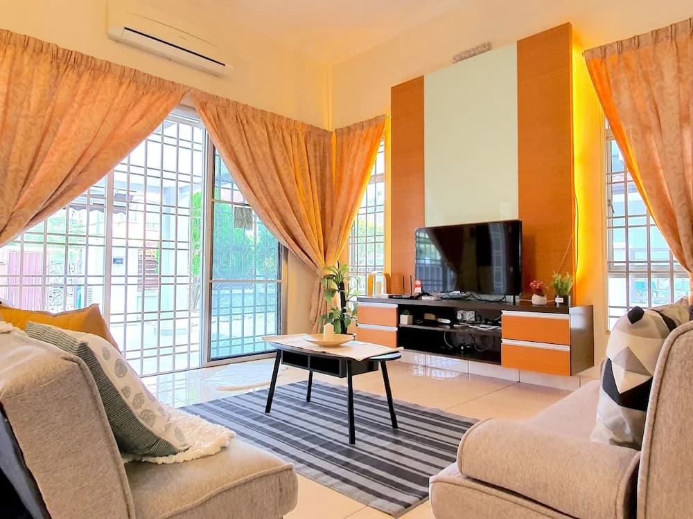Kota Kemuning Private House by BeeStay - photo 3