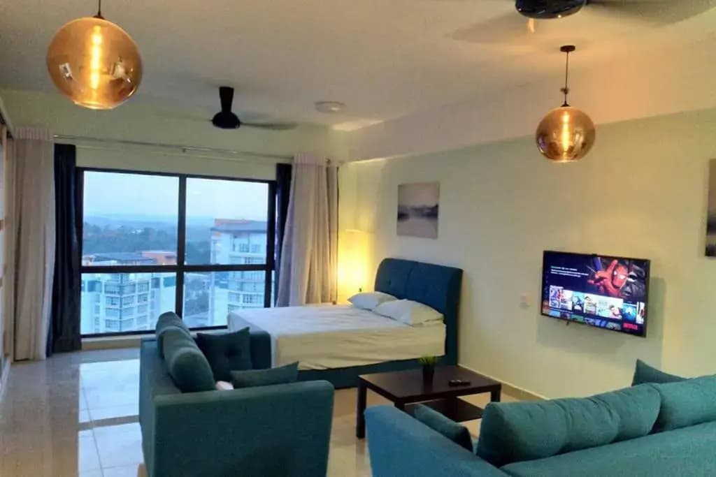 HB1614 ,Cyberjaya, Lake view, WiFi, Netflix, Free Parking, Gym, Swimming Pool, Basket Ball Court, Family play area - photo 4