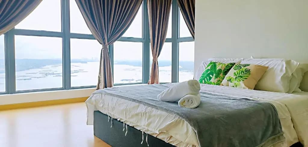 Superb Seaview Royal Strand Danga Bay Country Garden - photo 1