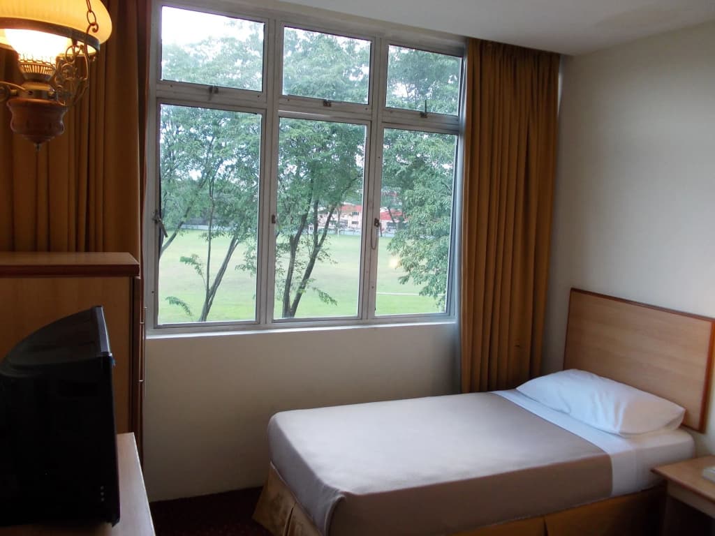 Hotel Sri Sutra - PJ Jalan 227 - photo 4