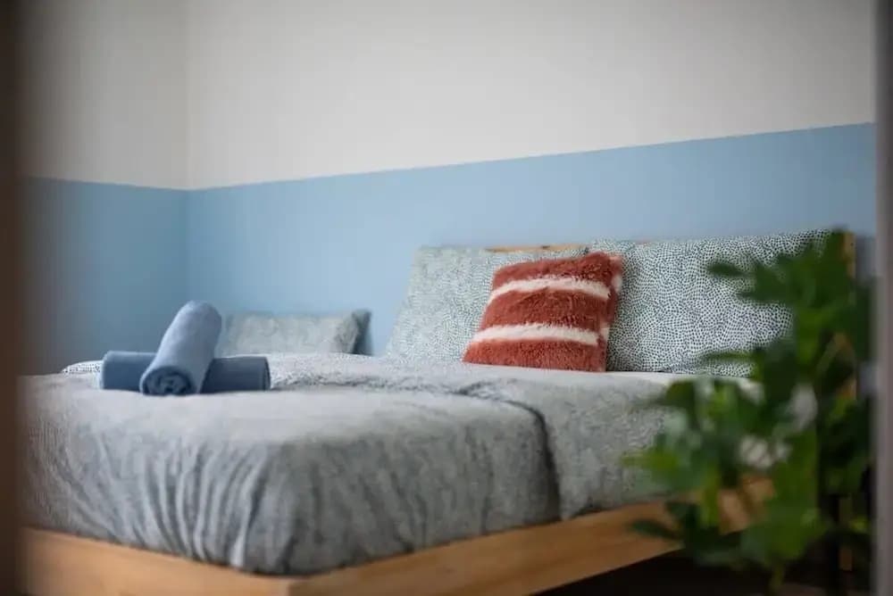 Bright & Modern 3BR Suite, Free Parking - photo 3