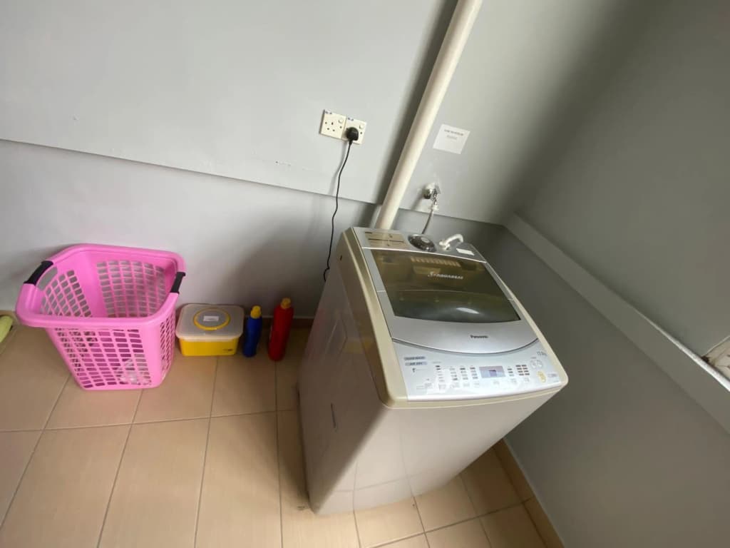 Entire Residential Home•Jia Residences Bkt Serdang沙登温暖的家 - photo 1