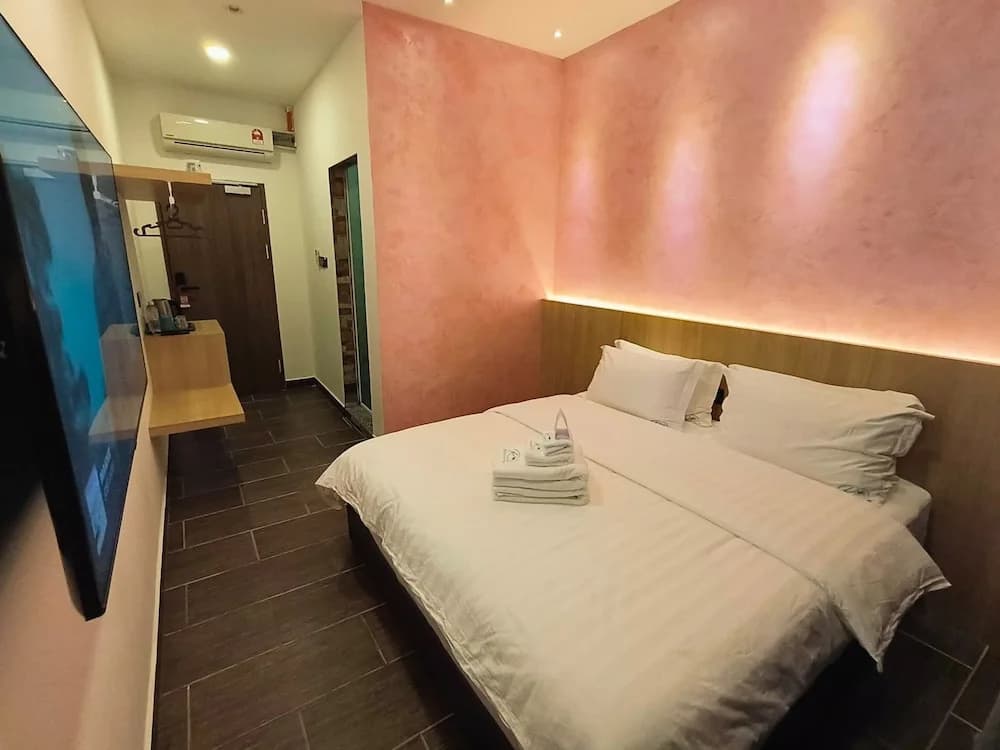 Red's Hotel - photo 6