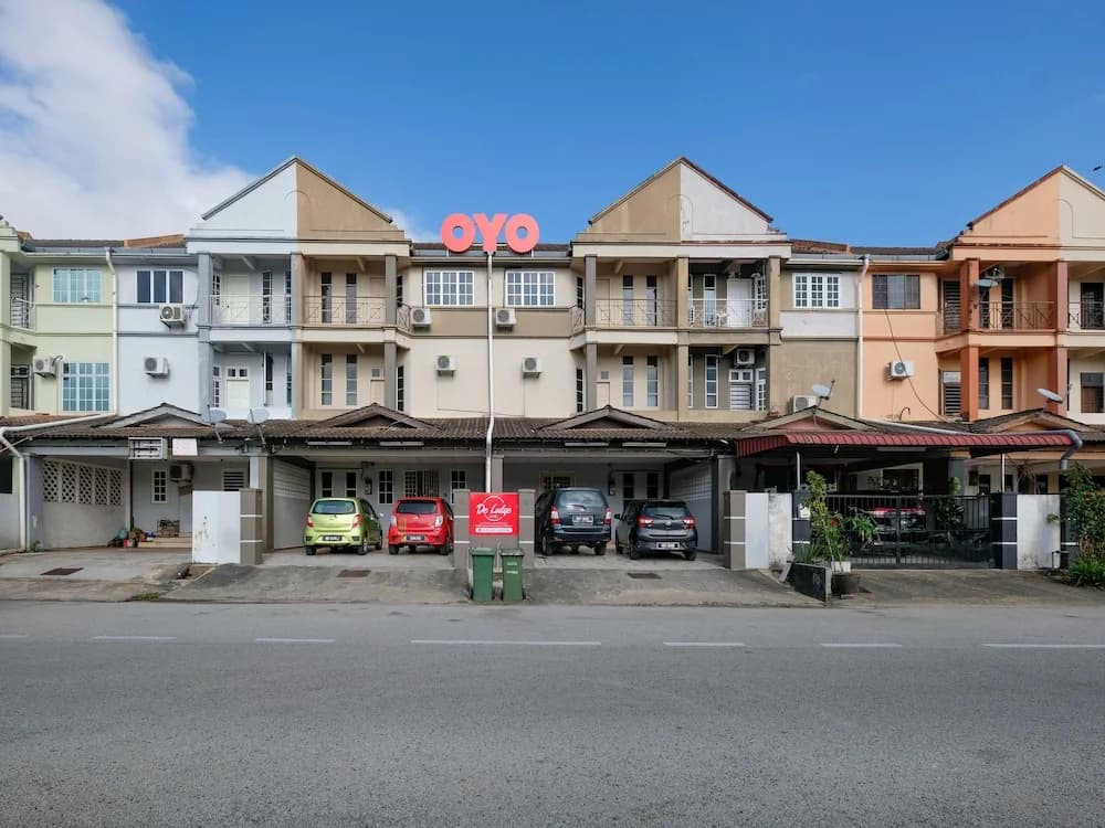 OYO 89694 de Lodge Hotel - main photo