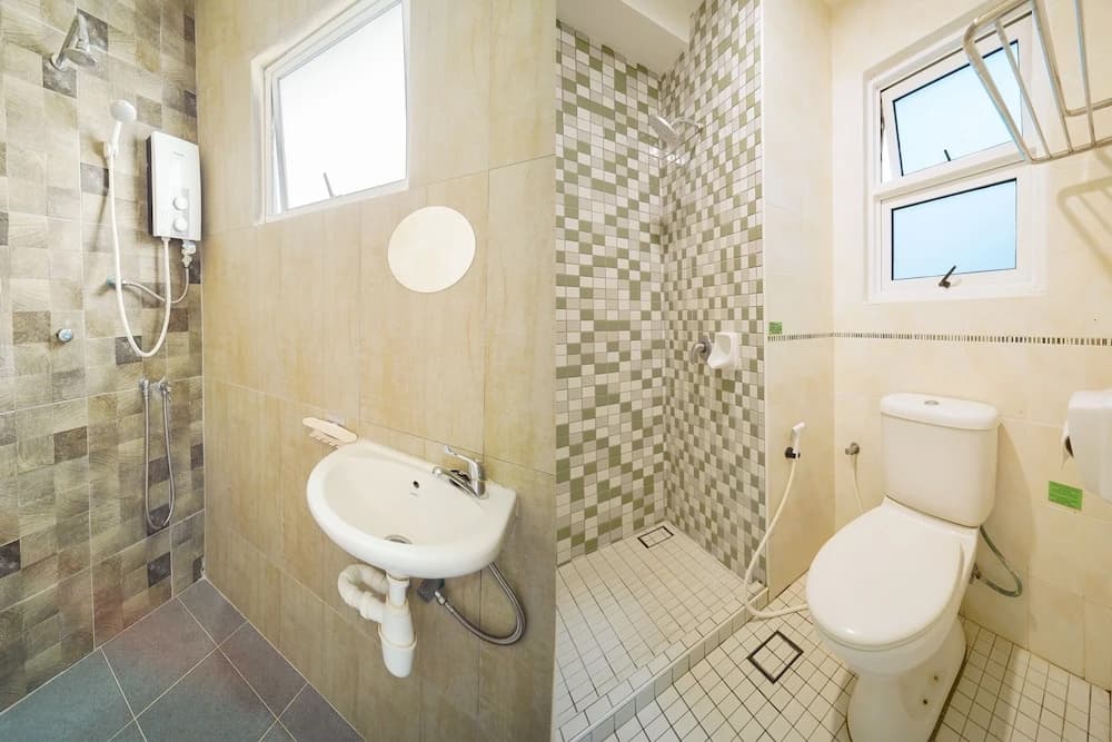 OYO 89987 Nautilus Bay Home Inn - photo 11