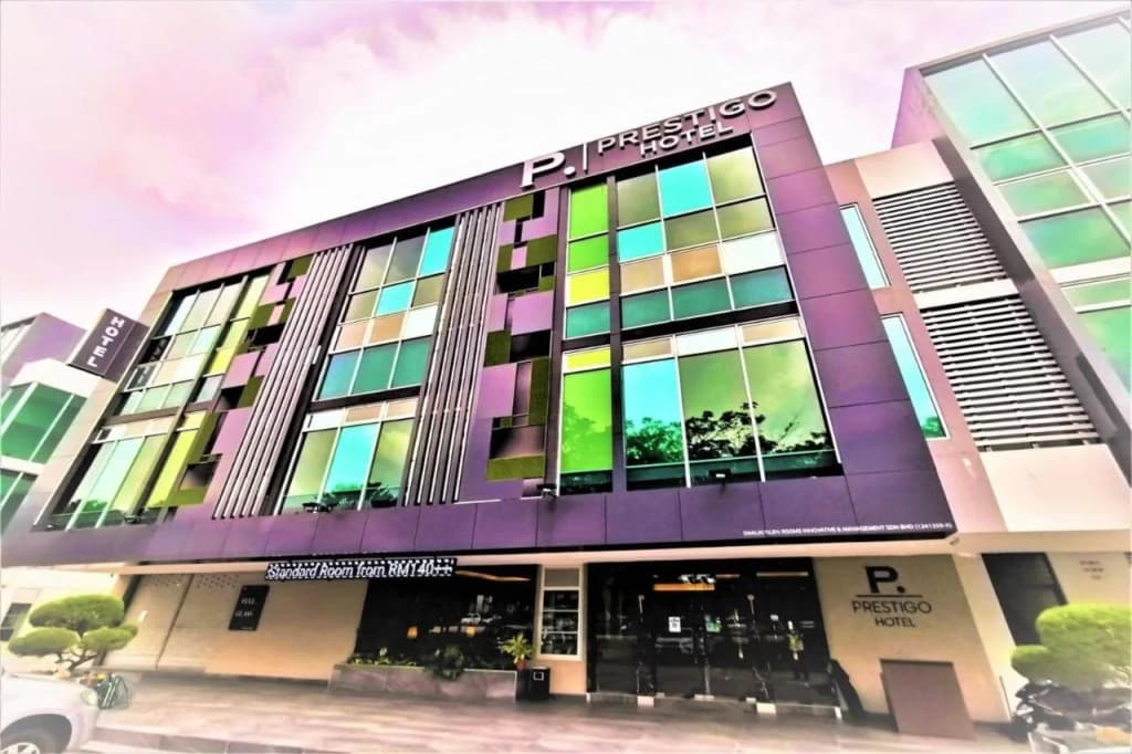 Prestigo Hotel - photo 1