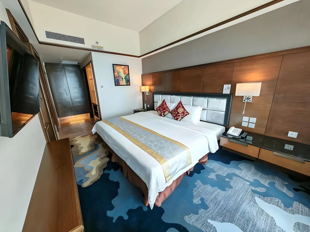 Nu Hotel - photo 2