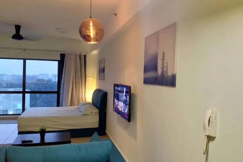 HB1614 ,Cyberjaya, Lake view, WiFi, Netflix, Free Parking, Gym, Swimming Pool, Basket Ball Court, Family play area - photo 1