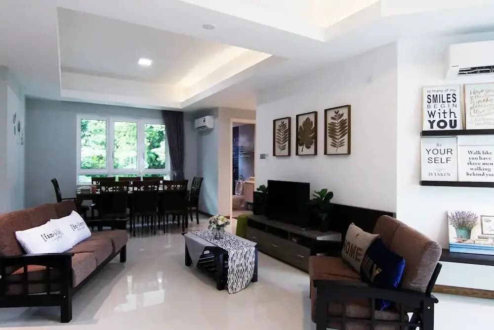 YO.OM Families Gateway Luxury Condo 6-9 Pax - photo 1