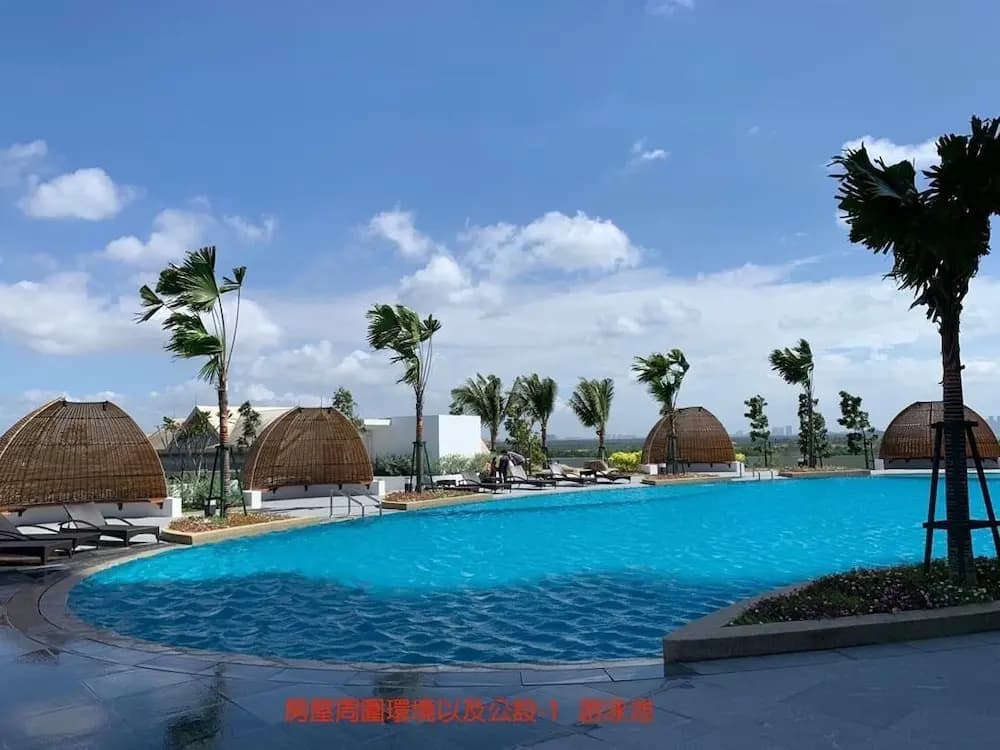 Urban Nomad at Almas Suites - photo 11