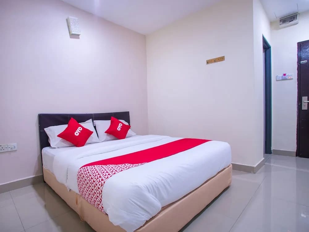 OYO 44010 Royals Star Hotel - photo 7