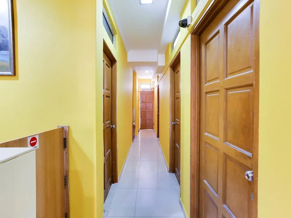 OYO 89406 Lucky Budget Hotel - photo 13