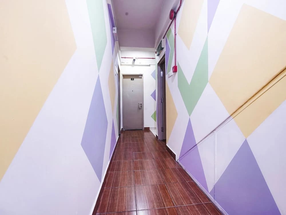 Hotel O Night Queen salak Tinggi - photo 12