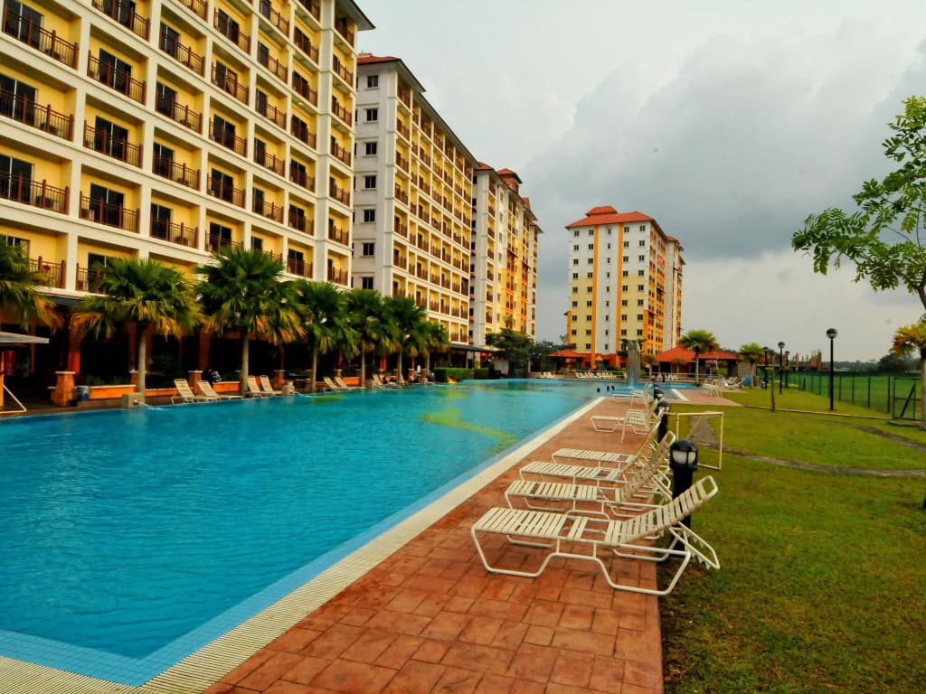 Suria Service Apartment Hotel - photo 9