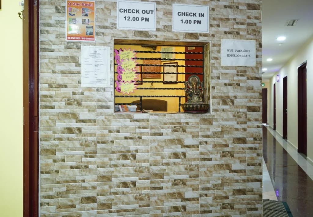 OYO 1094 Q One Hotel Dengkil - photo 10