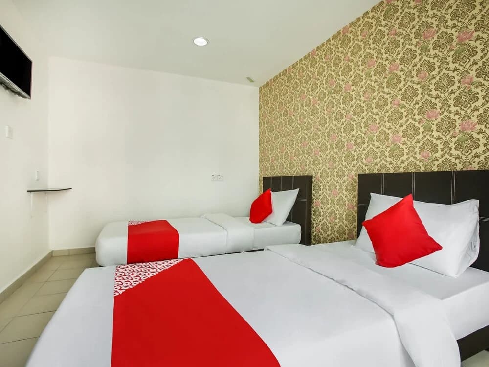 Ms Nyonya Hotel by OYO Rooms - photo 2