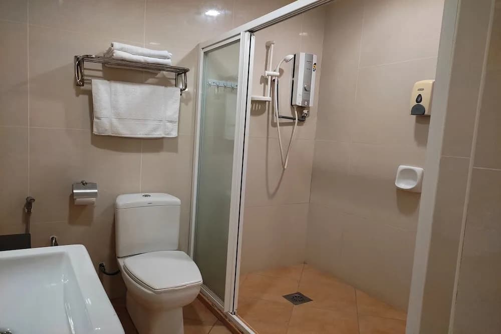Hotel D'New 1 KK Sabah - photo 9