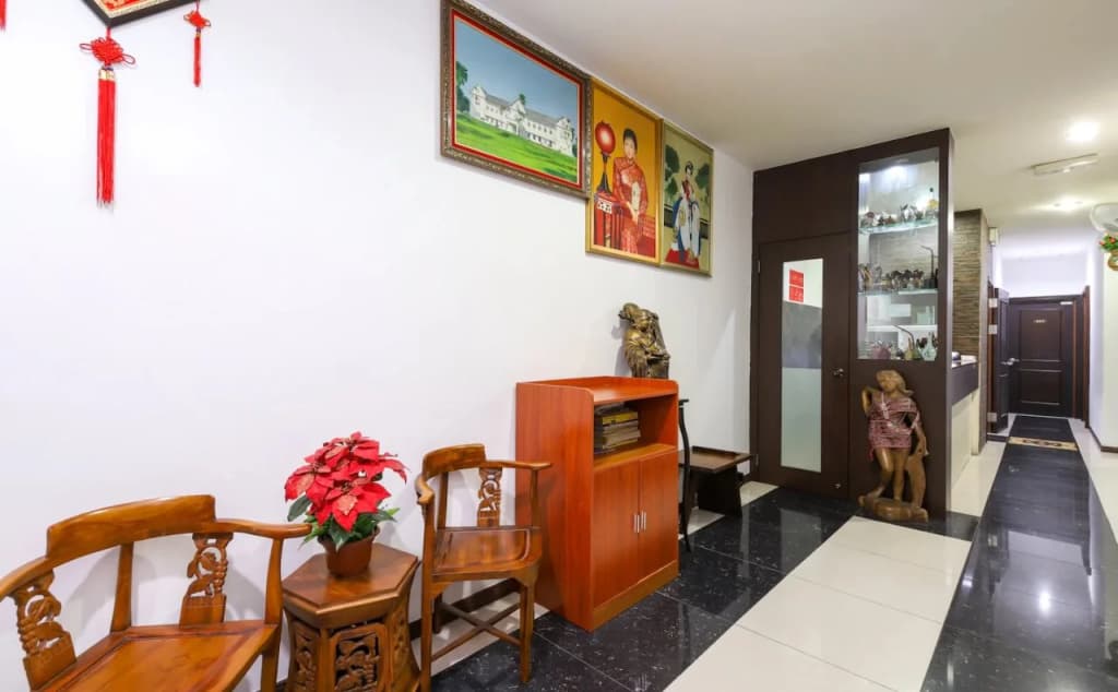 Tai Pan Hotel - photo 2