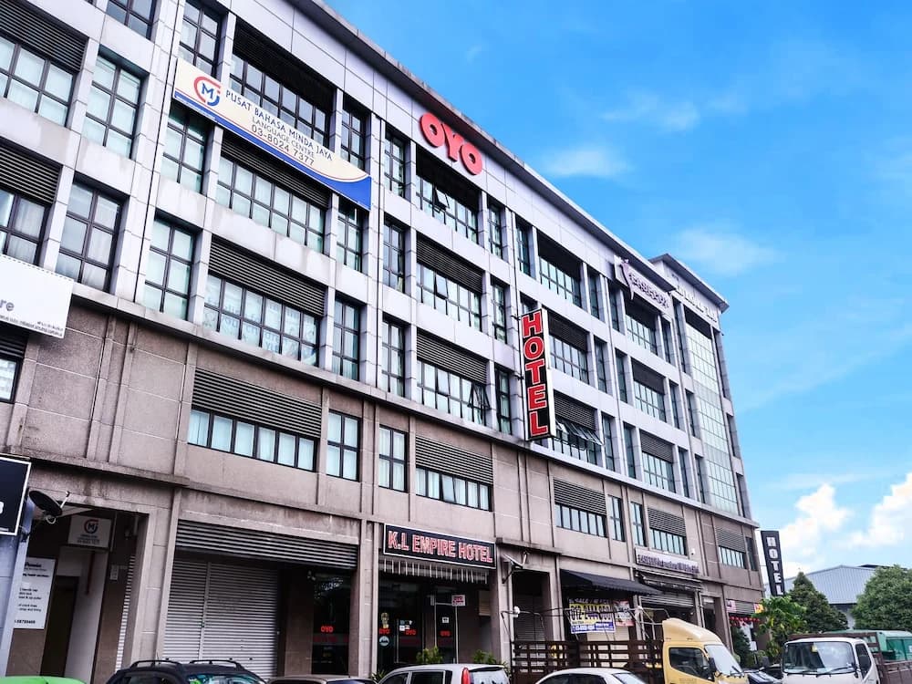 OYO 444 KL Empire Hotel - photo 1