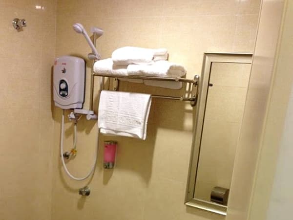 OYO 653 Green World Hotel - photo 6