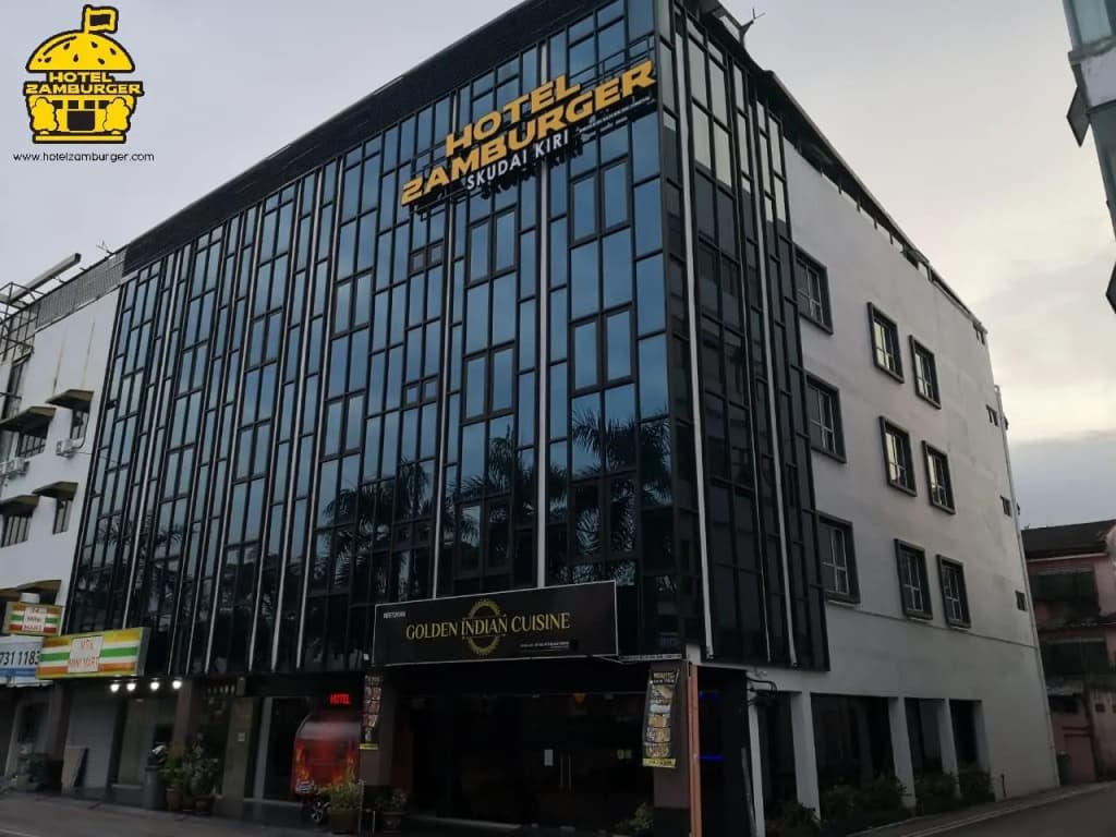 Hotel Zamburger Melin Skudai Kiri - photo 1