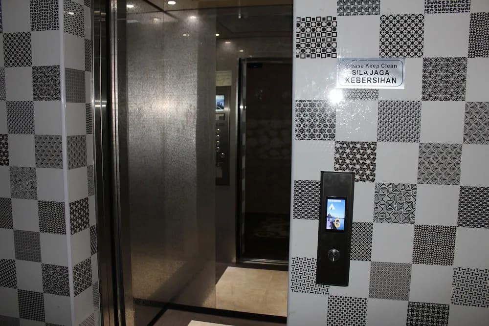 New Wave Vines Hotel - photo 8