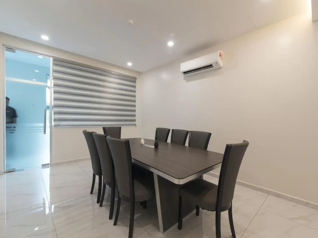 B&L Hotel by Oyo Rooms - photo 4