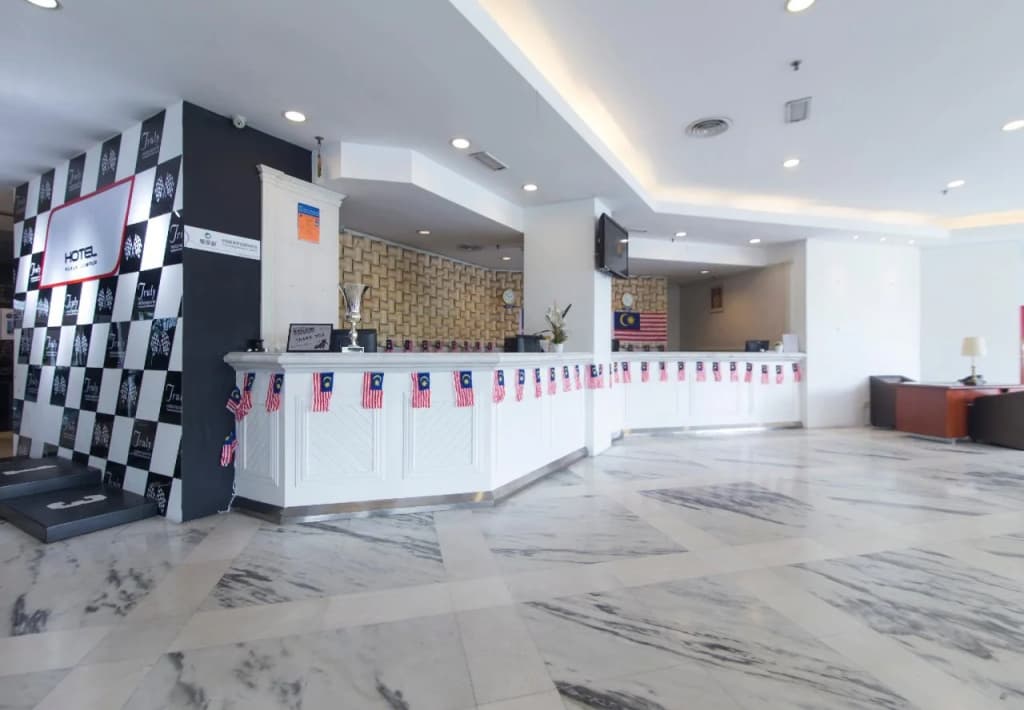OYO Capital O 89357 Unicorn Hotel - photo 12