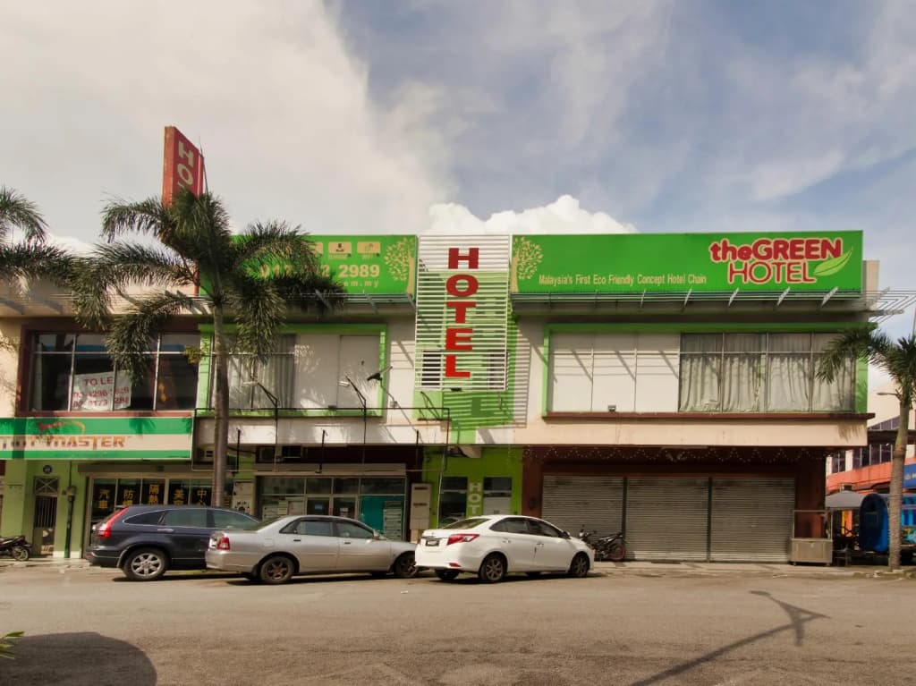 OYO 479 The Green Hotel - photo 21