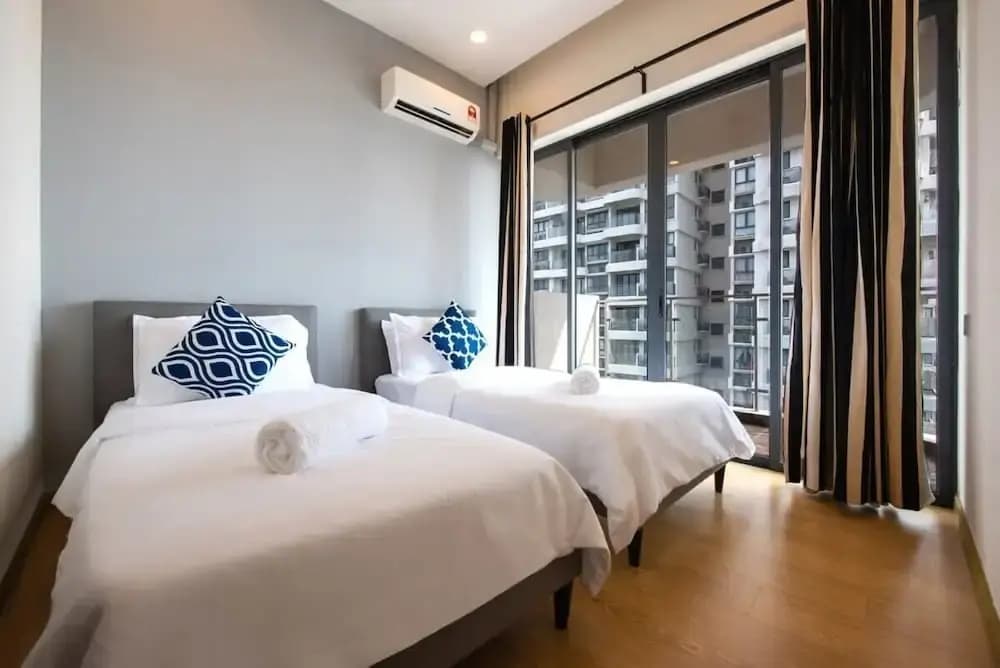 Comfy 3BR Apt in Danga Bay, Free Parking, Sea View - photo 3