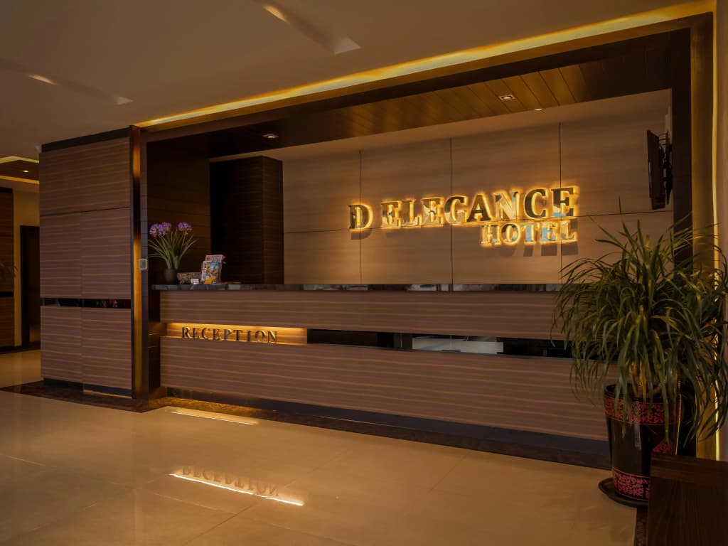 D Elegance Hotel - photo 1
