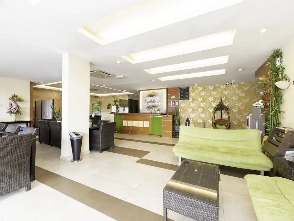 OYO 510 Sri Indar Hotel - photo 2