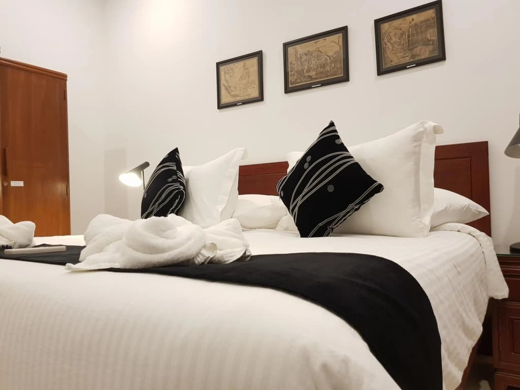 Heeren Straits Hotel - photo 4