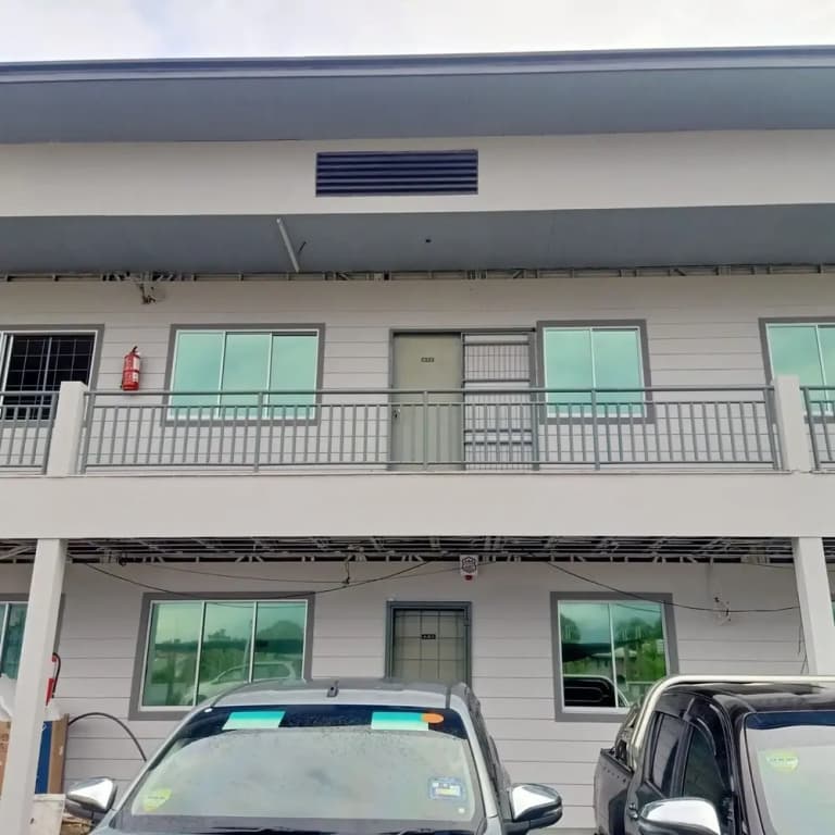 OYO Home 90391 Borneo Home - photo 1