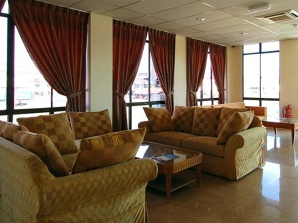 Aristo Hotel @ Putatan - photo 2