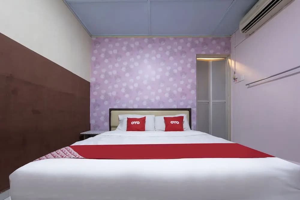 Spot On 90305 Hen Hen Hotel - photo 4